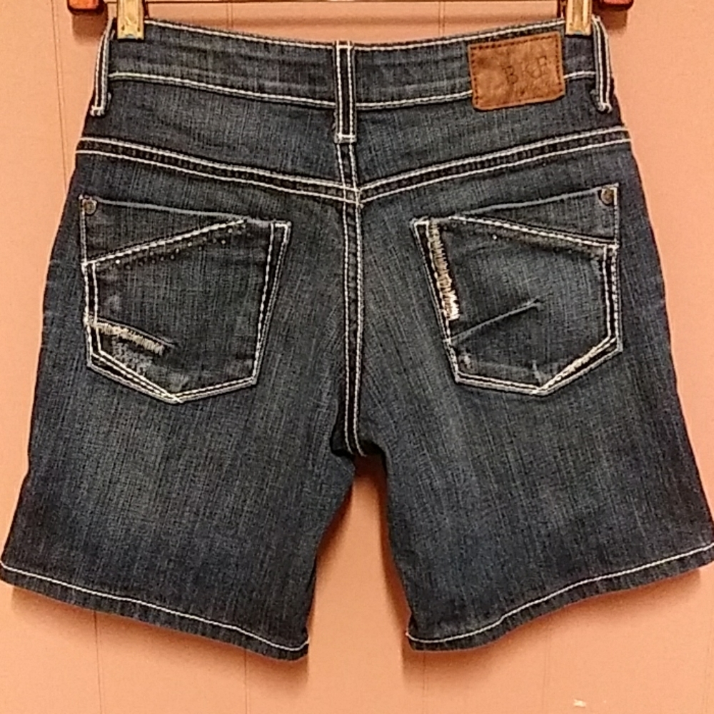 BKE Payton 25 distressed shorts women's 28in